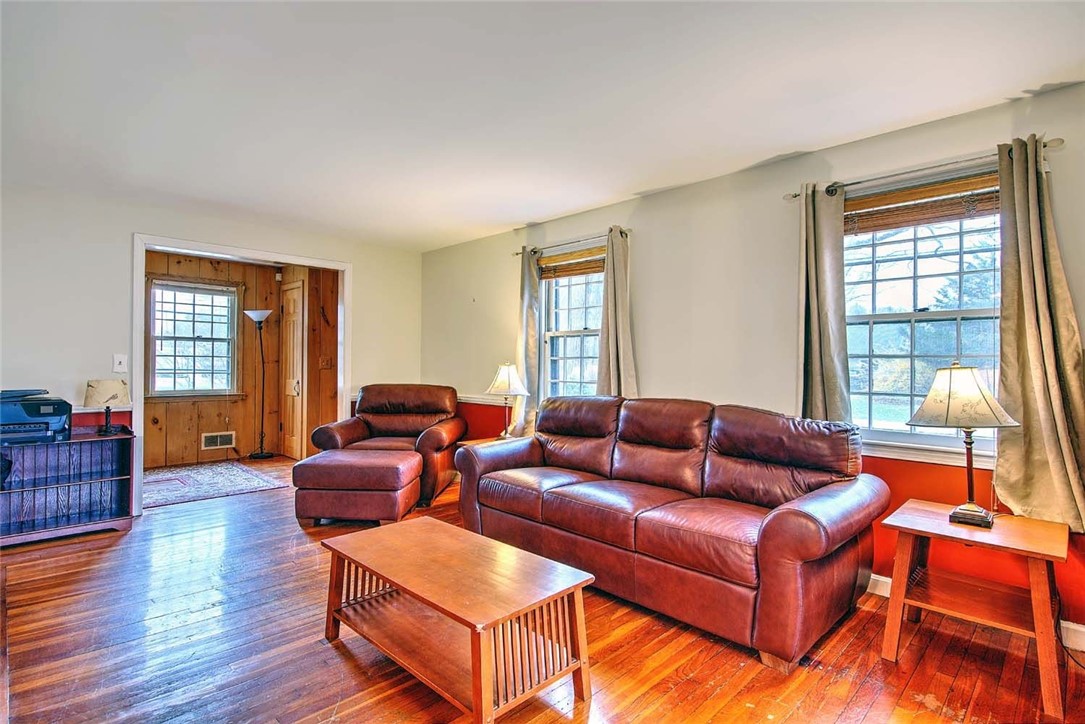9 Knapton Street Barrington, RI 02806 - Photo 7 of 50