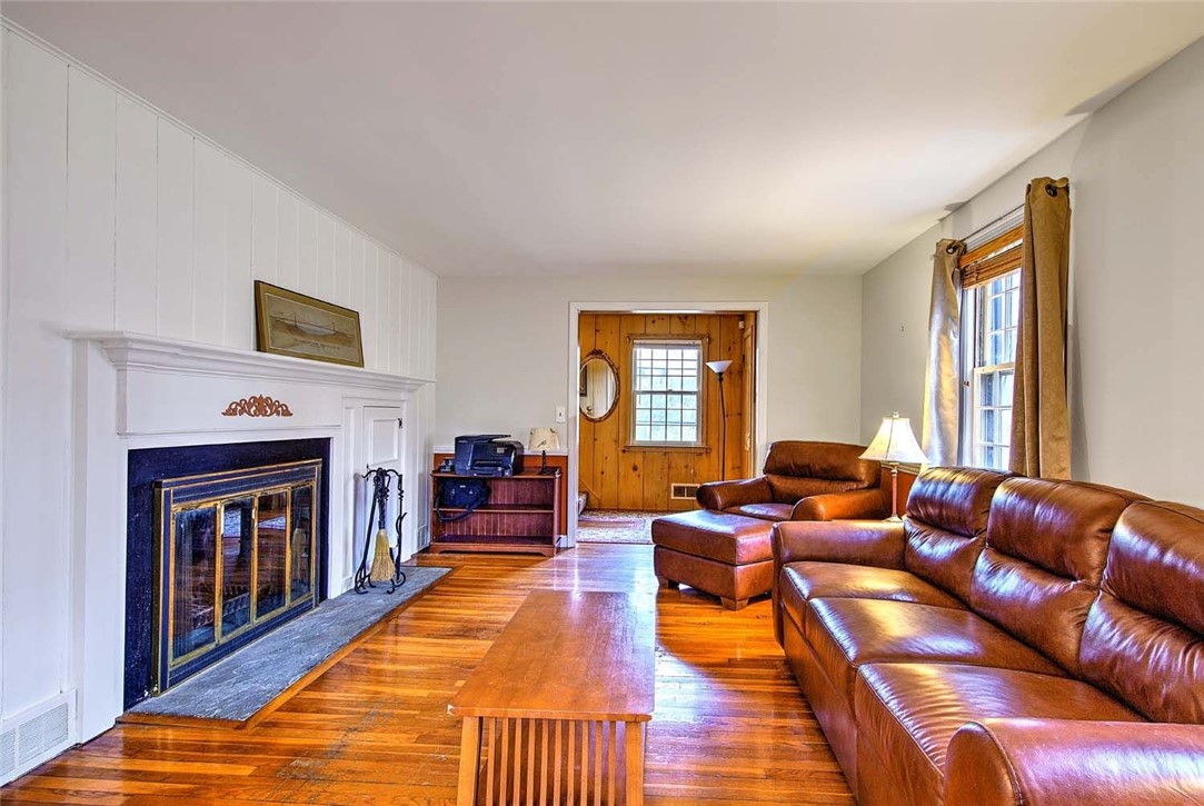 9 Knapton Street Barrington, RI 02806 - Photo 8 of 50