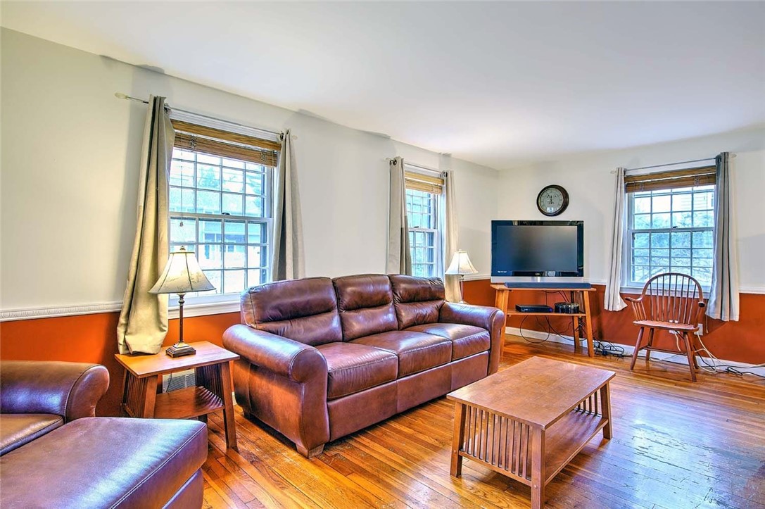 9 Knapton Street Barrington, RI 02806 - Photo 10 of 50