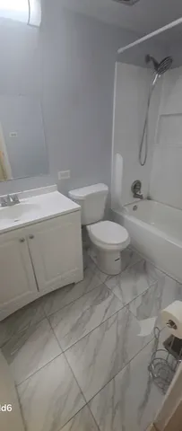 $2,500 | 550 Washington Boulevard, Hoffman Estates, IL 60169