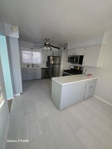 $2,500 | 550 Washington Boulevard, Hoffman Estates, IL 60169