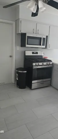 $2,500 | 550 Washington Boulevard, Hoffman Estates, IL 60169