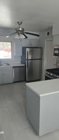 $2,500 | 550 Washington Boulevard, Hoffman Estates, IL 60169