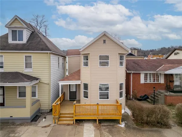 $174,999 | 1022 2nd Avenue, Coraopolis, PA 15108