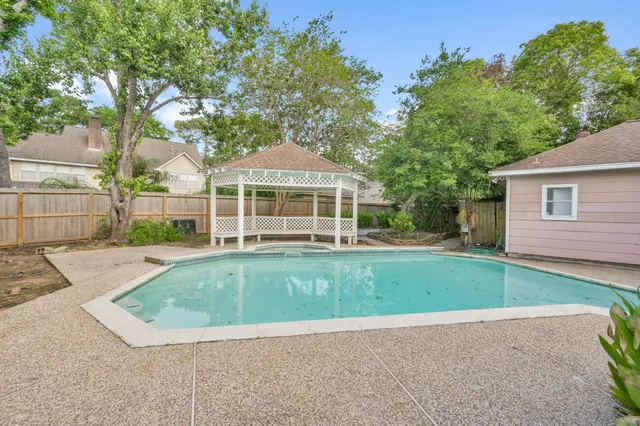 $525,000 | 1803 Quiet Country Court, Houston, TX 77345