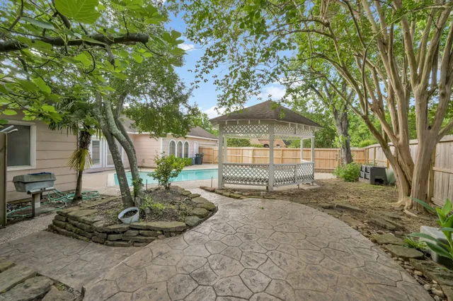 $525,000 | 1803 Quiet Country Court, Houston, TX 77345