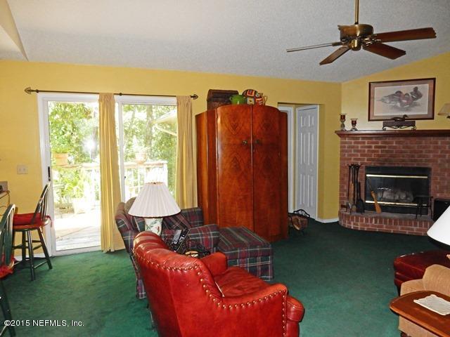 12332 Field Bluff Road Jacksonville, FL 32223 - Photo 16 of 32 FAMILY ROOM (2)