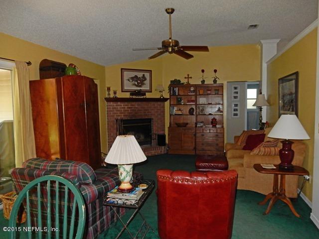 12332 Field Bluff Road Jacksonville, FL 32223 - Photo 17 of 32 FAMILY ROOM
