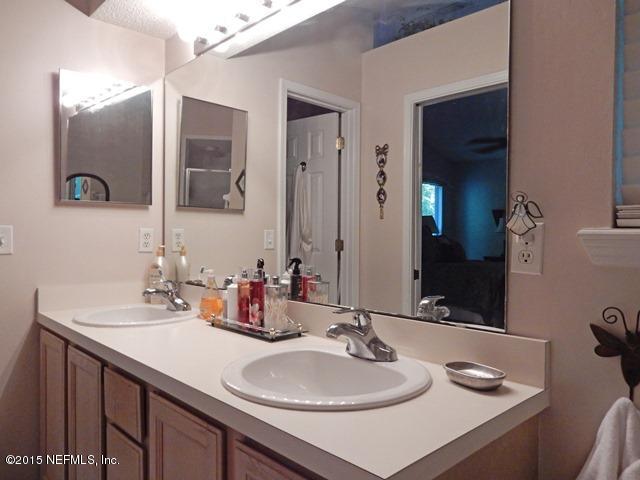 12332 Field Bluff Road Jacksonville, FL 32223 - Photo 21 of 32 MASTER BATH (2)