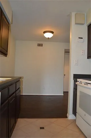 $169,900 | 1860 White Oak Drive, Unit 237, Houston, TX 77009