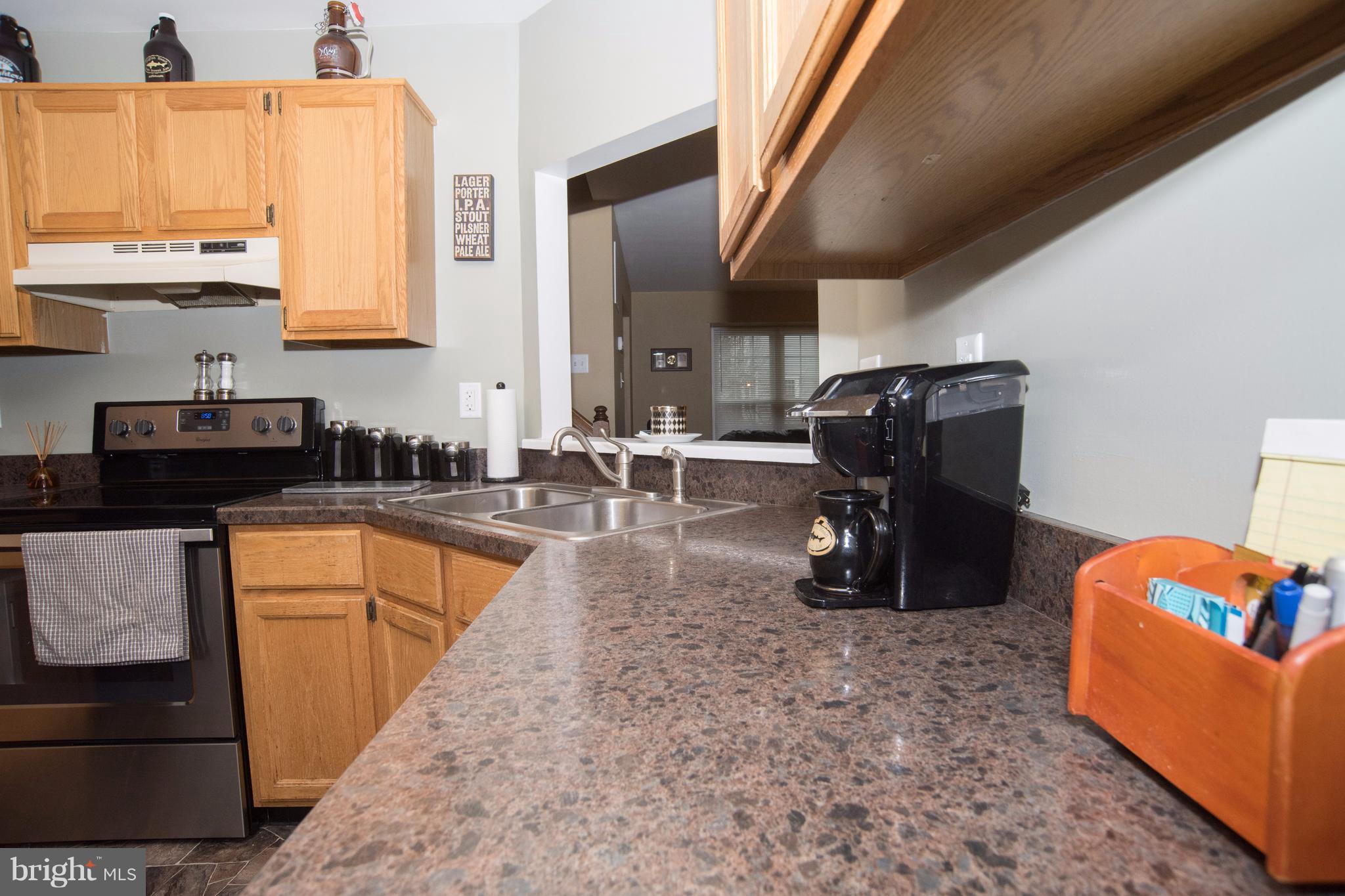 4428 Cole Farm Road Baltimore, MD 21236 - Photo 10 of 30 Newer counters
