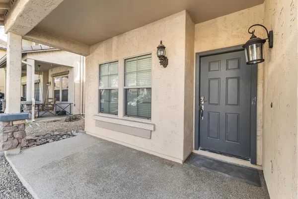$2,250 | 2535 West Lucia Drive, Phoenix, AZ 85085