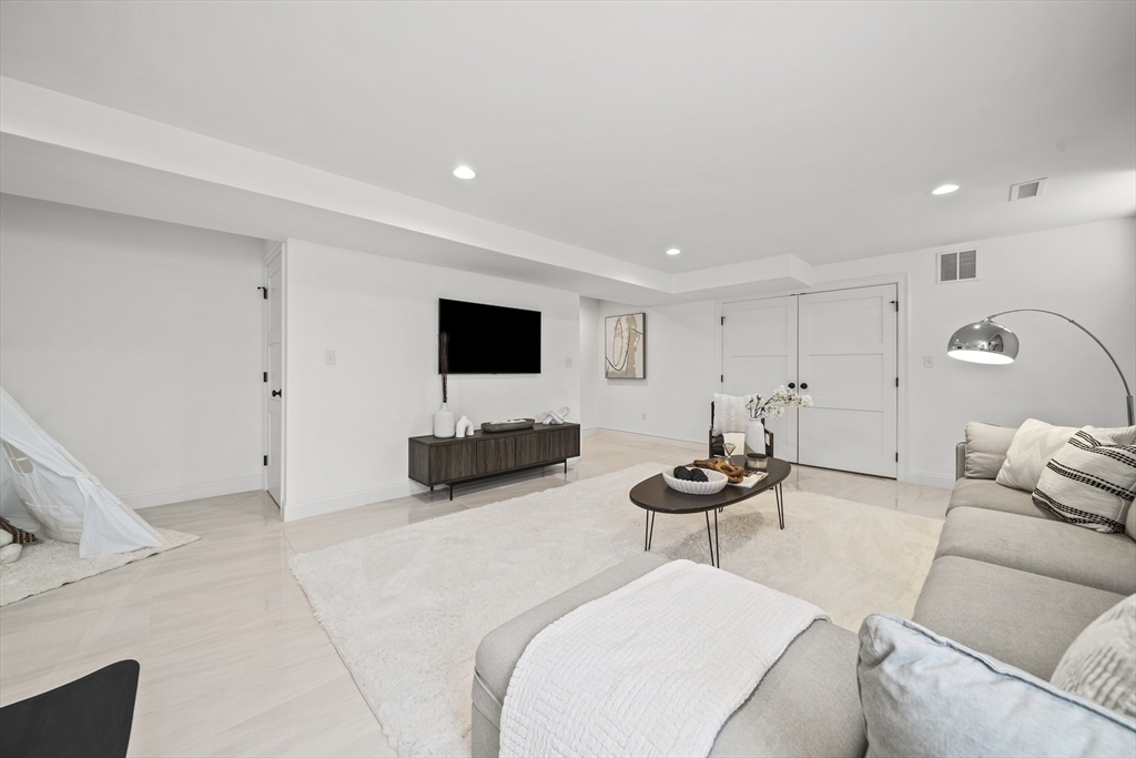 61 Gale Street, Unit 1 Waltham, MA 02453 - Photo 34 of 42