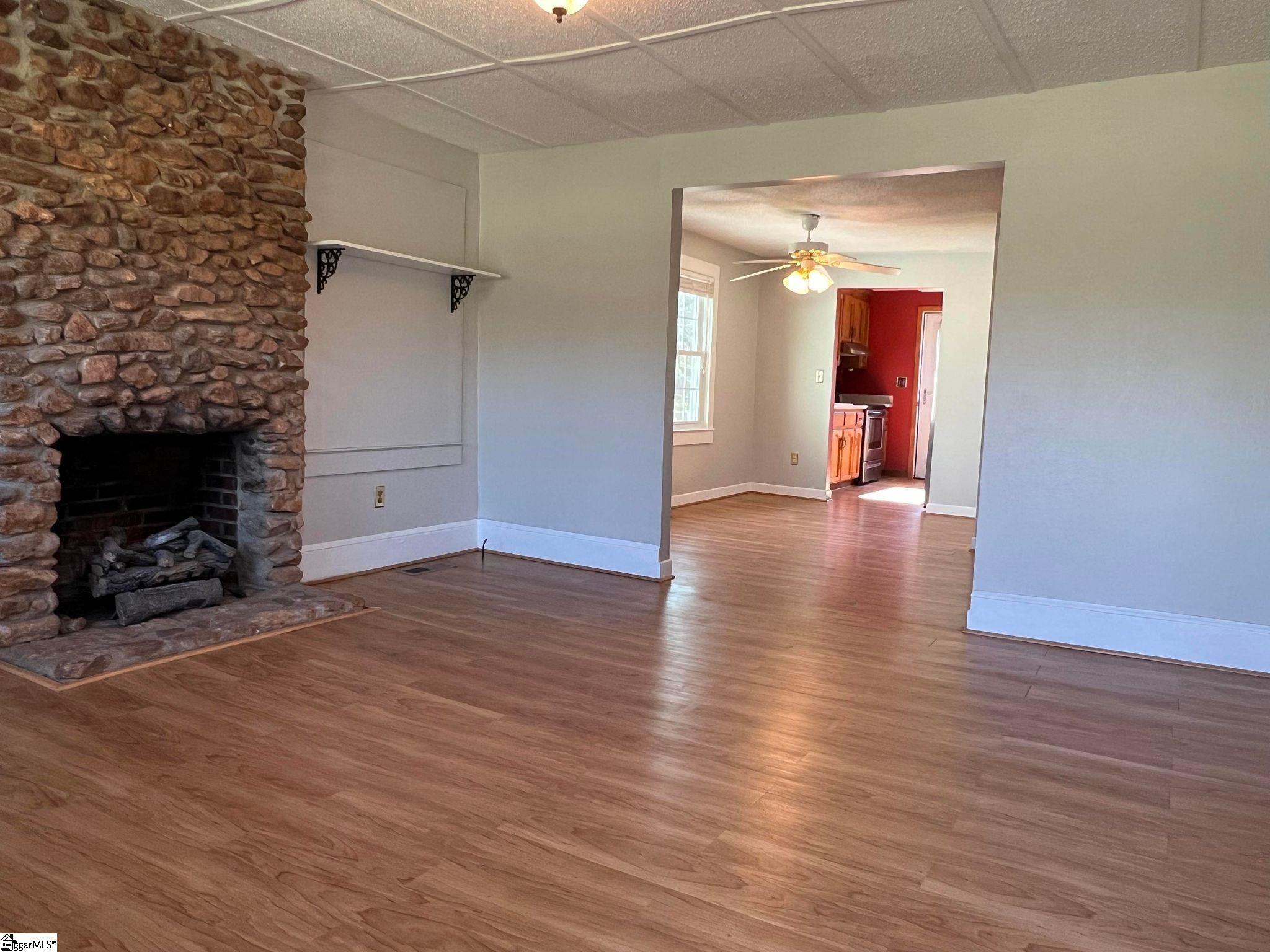 4076 Highway 414 Landrum, SC 29356 - Photo 3 of 23