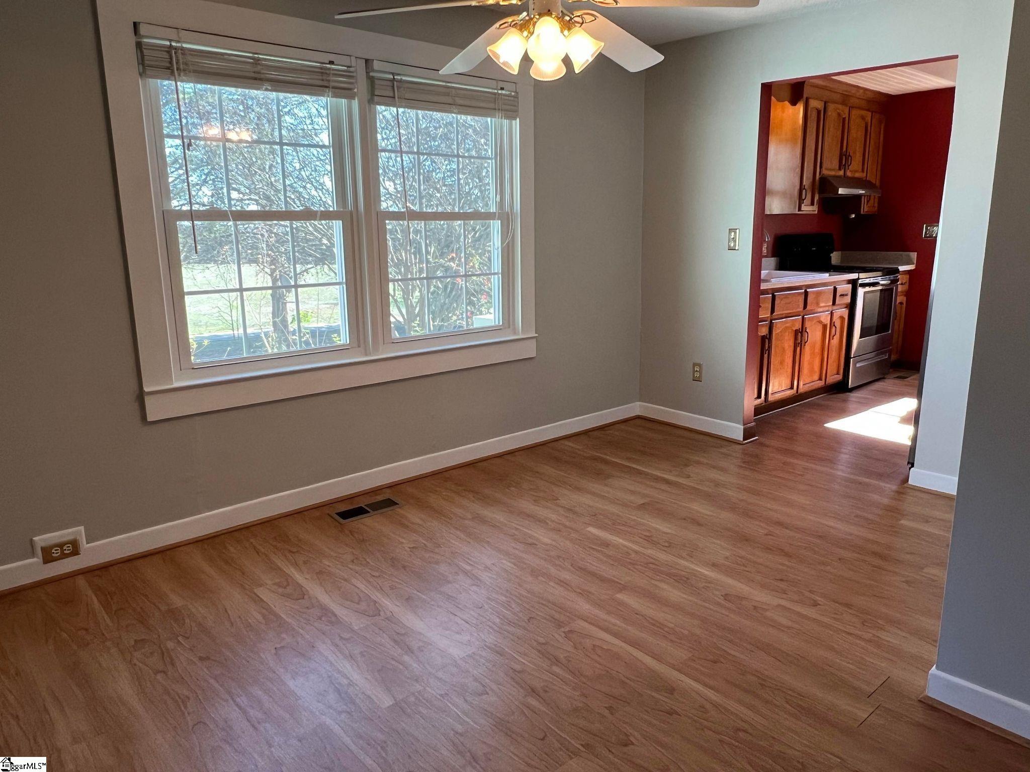 4076 Highway 414 Landrum, SC 29356 - Photo 4 of 23