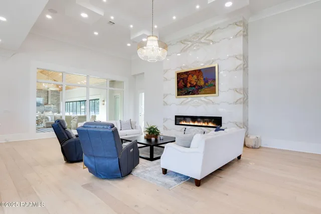 $1,999,999 | 203 Alsway Lane, Broussard, LA 70518