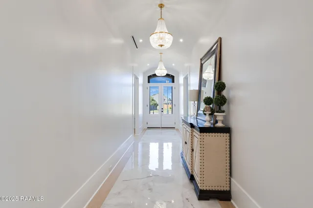 $1,999,999 | 203 Alsway Lane, Broussard, LA 70518