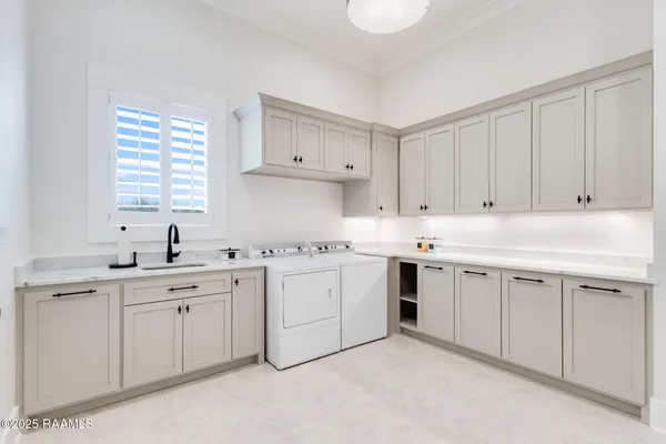 $1,899,999 | 203 Alsway Lane, Broussard, LA 70518