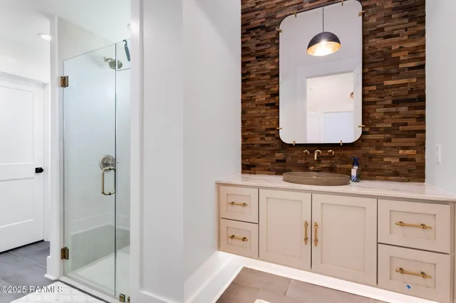 $1,999,999 | 203 Alsway Lane, Broussard, LA 70518