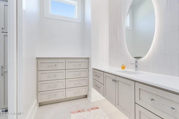 $1,899,999 | 203 Alsway Lane, Broussard, LA 70518