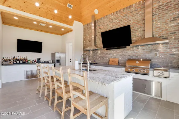 $1,899,999 | 203 Alsway Lane, Broussard, LA 70518