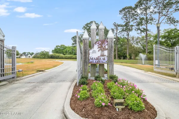 $1,899,999 | 203 Alsway Lane, Broussard, LA 70518