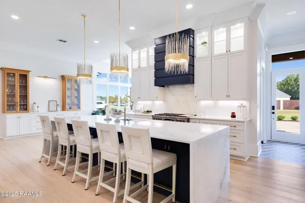 $1,899,999 | 203 Alsway Lane, Broussard, LA 70518