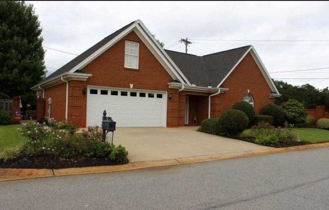 100 Carmen Way Easley, SC 29642 - Photo 2 of 15