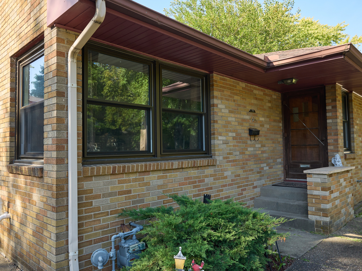 306 Shooting Park Road Peru, IL 61354 - Photo 2 of 43 Gallery Image 2