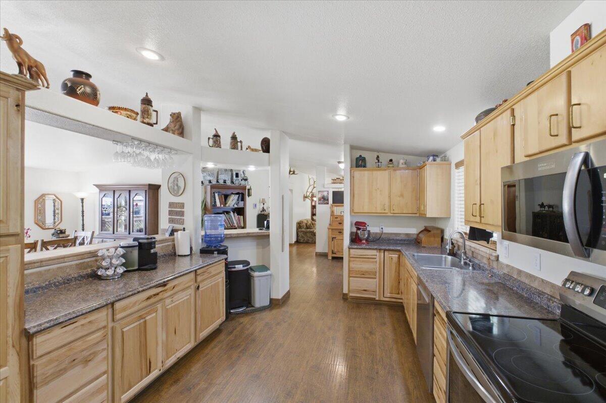 35377 Ede Road Lebanon, OR 97355 - Photo 11 of 50 8