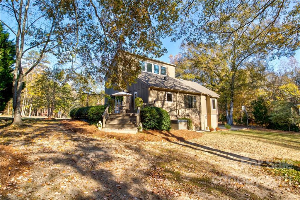 9224 State Rd S-29-624 Indian Land, SC 29707 - Photo 35 of 48 a view of a street with a building in the background