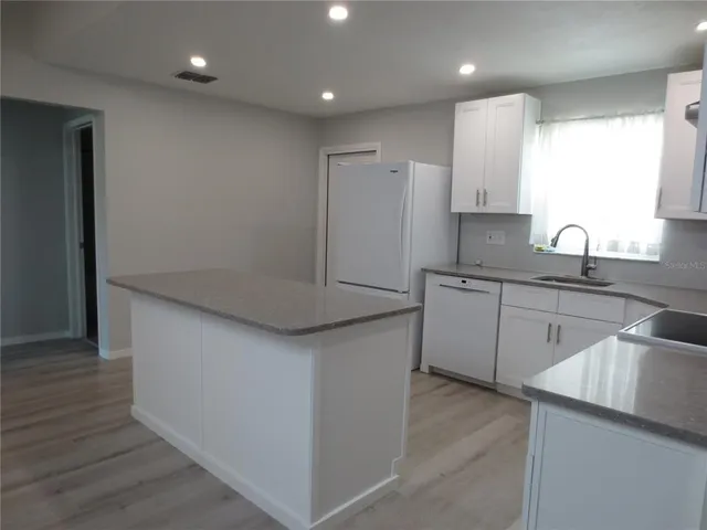 $2,575 | 1676 Caledonia Drive, Palm Harbor, FL 34684