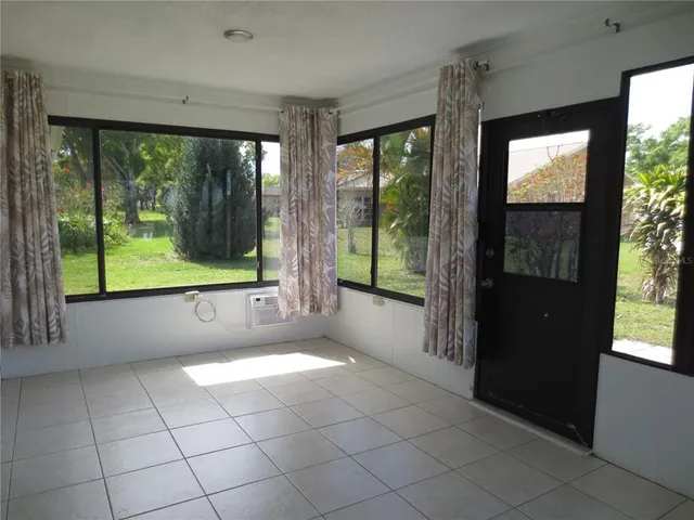 $2,575 | 1676 Caledonia Drive, Palm Harbor, FL 34684