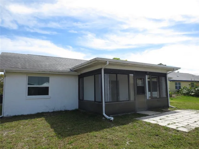 $2,575 | 1676 Caledonia Drive, Palm Harbor, FL 34684