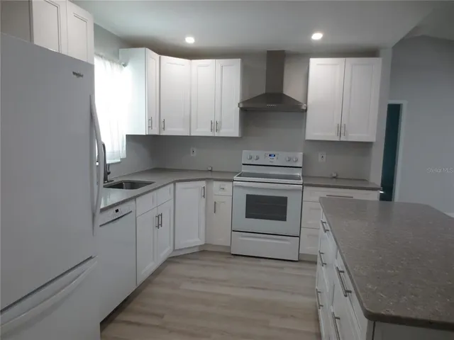 $2,575 | 1676 Caledonia Drive, Palm Harbor, FL 34684