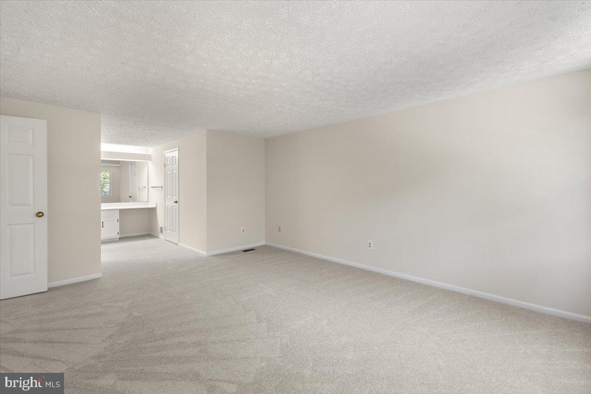 7805 Roundabout Way Springfield, VA 22153 - Photo 25 of 45