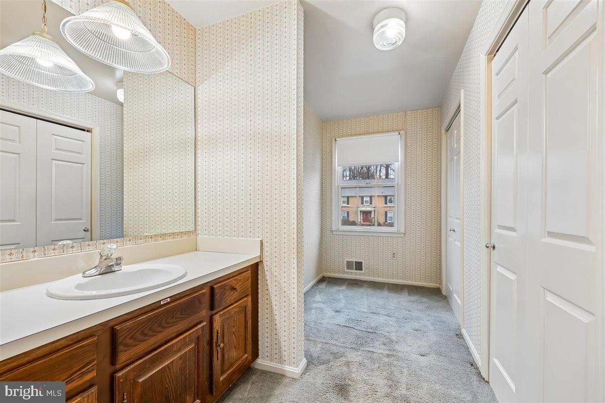 13724 Bridgewater Drive Silver Spring, MD 20904 - Photo 63 of 99 Primary Vanity