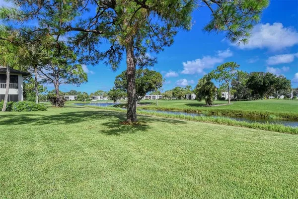 $2,000 | 5133 Willow Links, Unit 11, Sarasota, FL 34235