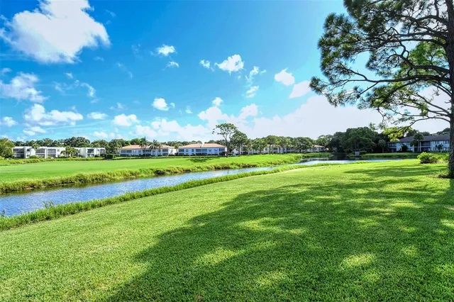 $2,000 | 5133 Willow Links, Unit 11, Sarasota, FL 34235