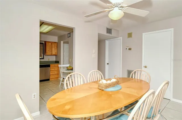 $2,000 | 5133 Willow Links, Unit 11, Sarasota, FL 34235