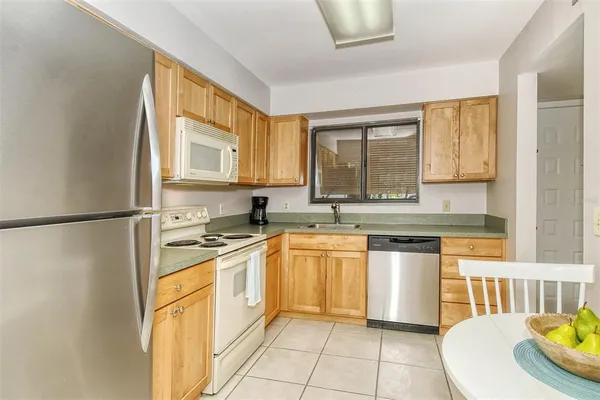 $2,000 | 5133 Willow Links, Unit 11, Sarasota, FL 34235