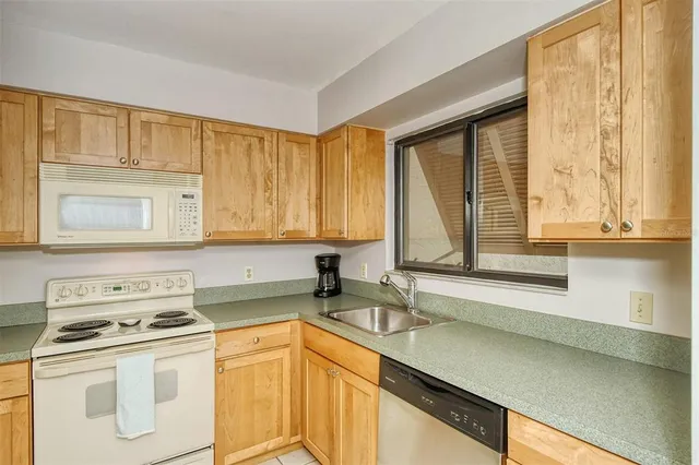 $2,000 | 5133 Willow Links, Unit 11, Sarasota, FL 34235