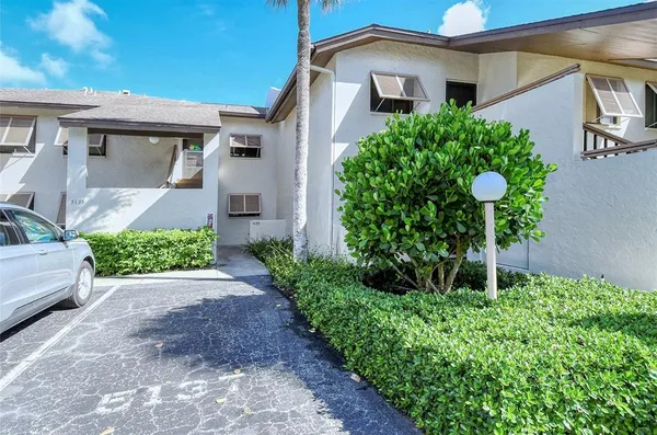 $2,000 | 5133 Willow Links, Unit 11, Sarasota, FL 34235