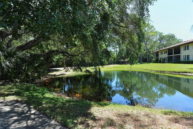 $2,000 | 5133 Willow Links, Unit 11, Sarasota, FL 34235