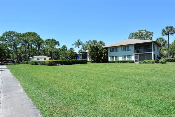 $2,000 | 5133 Willow Links, Unit 11, Sarasota, FL 34235