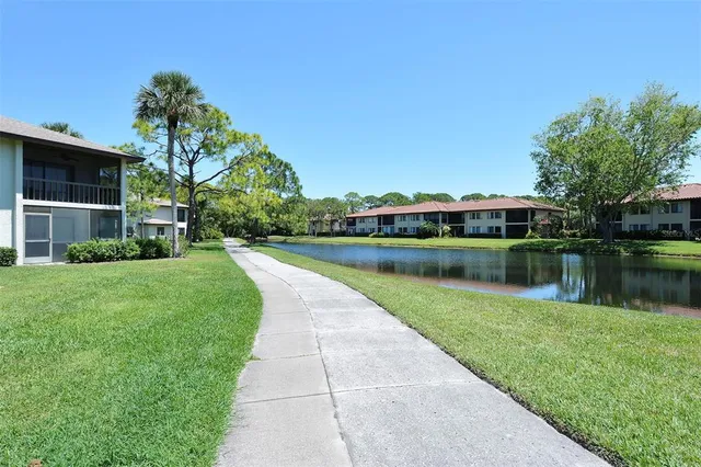 $2,000 | 5133 Willow Links, Unit 11, Sarasota, FL 34235