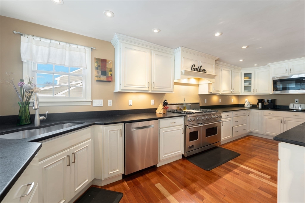 118 Robinette Road Stoughton, MA 02072 - Photo 8 of 40 Gallery Image 8