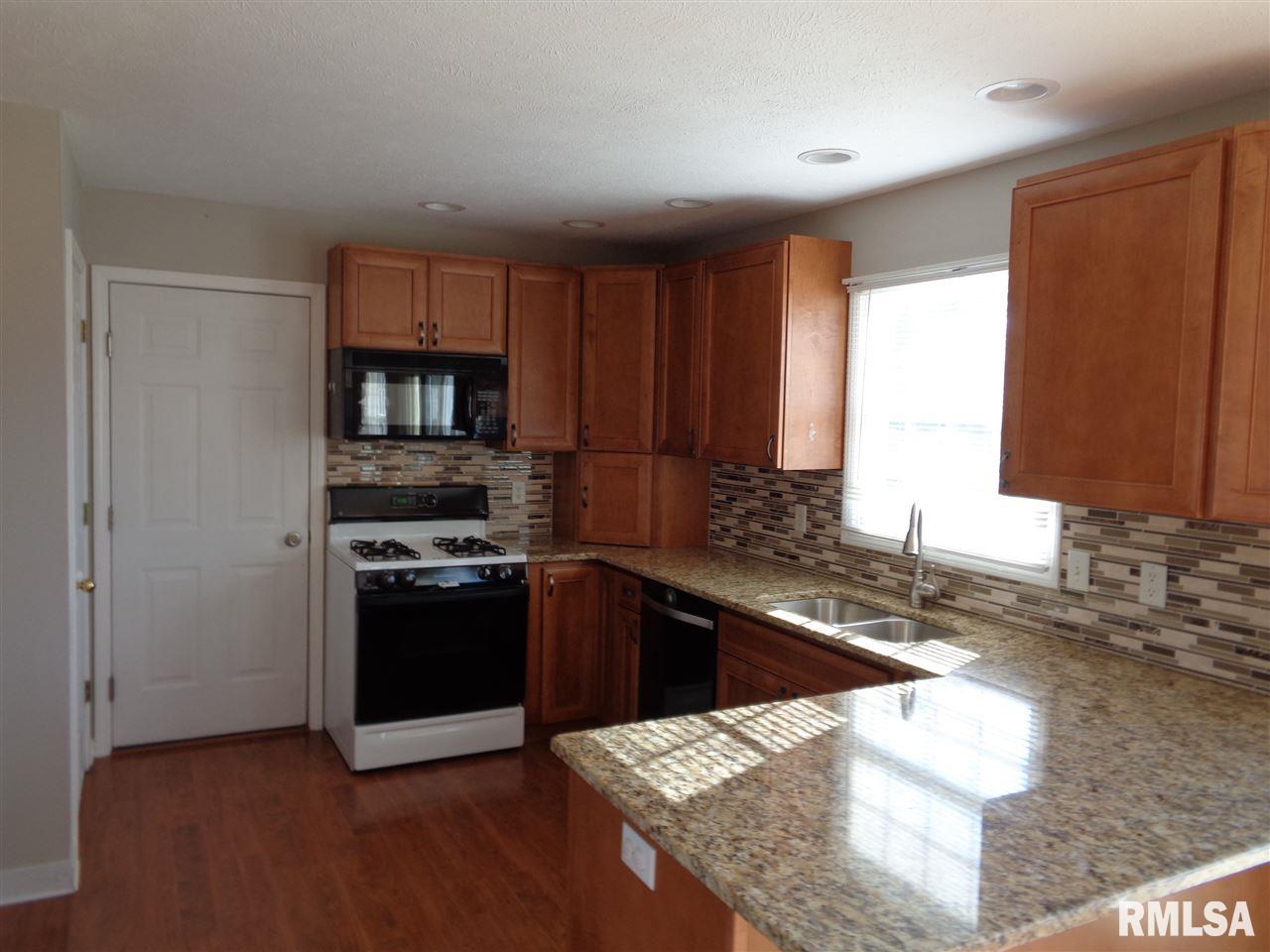 1934 Cobblestone Washington, IL 61571 - Photo 4 of 15