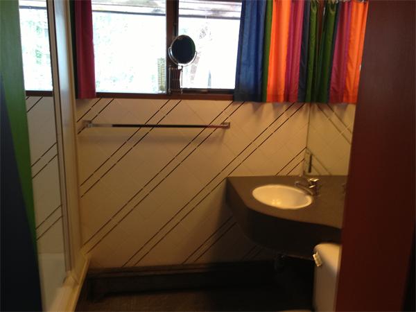 68 Sedgemeadow Road Wayland, MA 01778 - Photo 13 of 17 a bathroom with a sink and a mirror