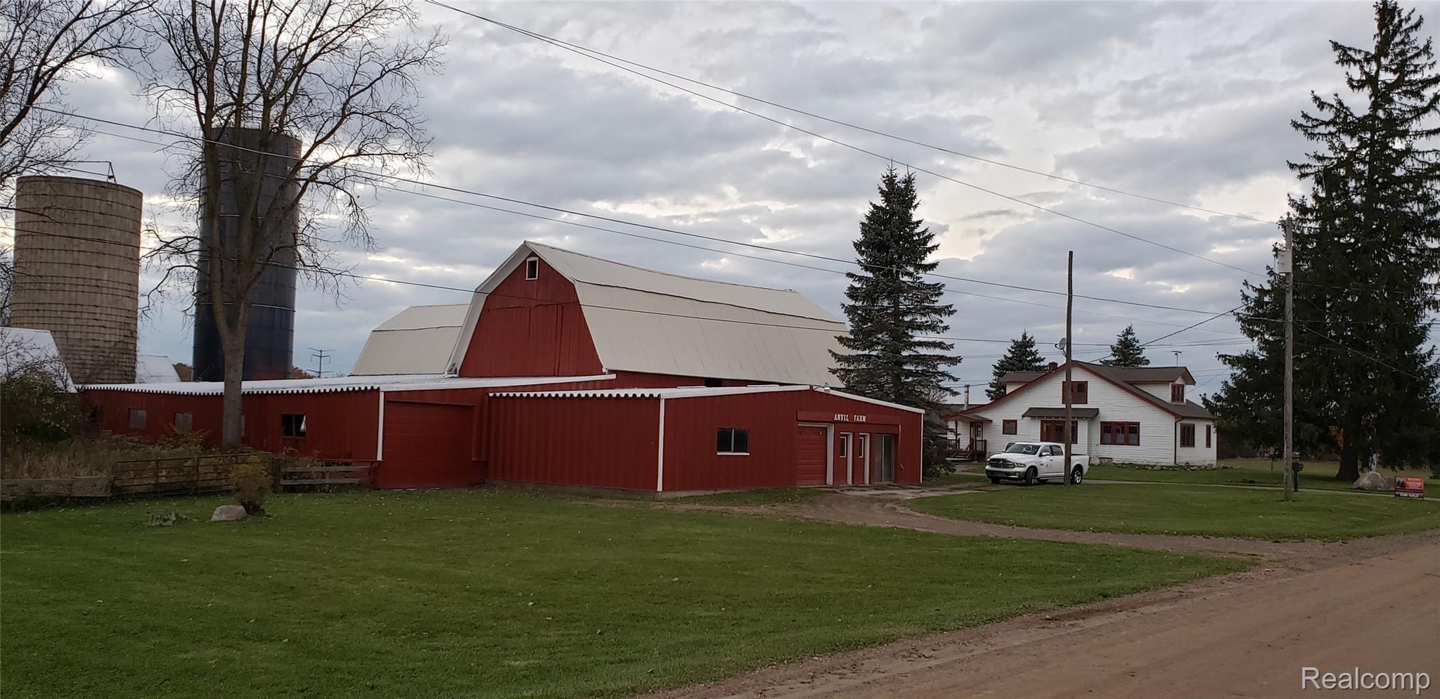 10486 Thayer Road Goodrich, MI 48438 - Photo 23 of 24 20191028_183635.jpg